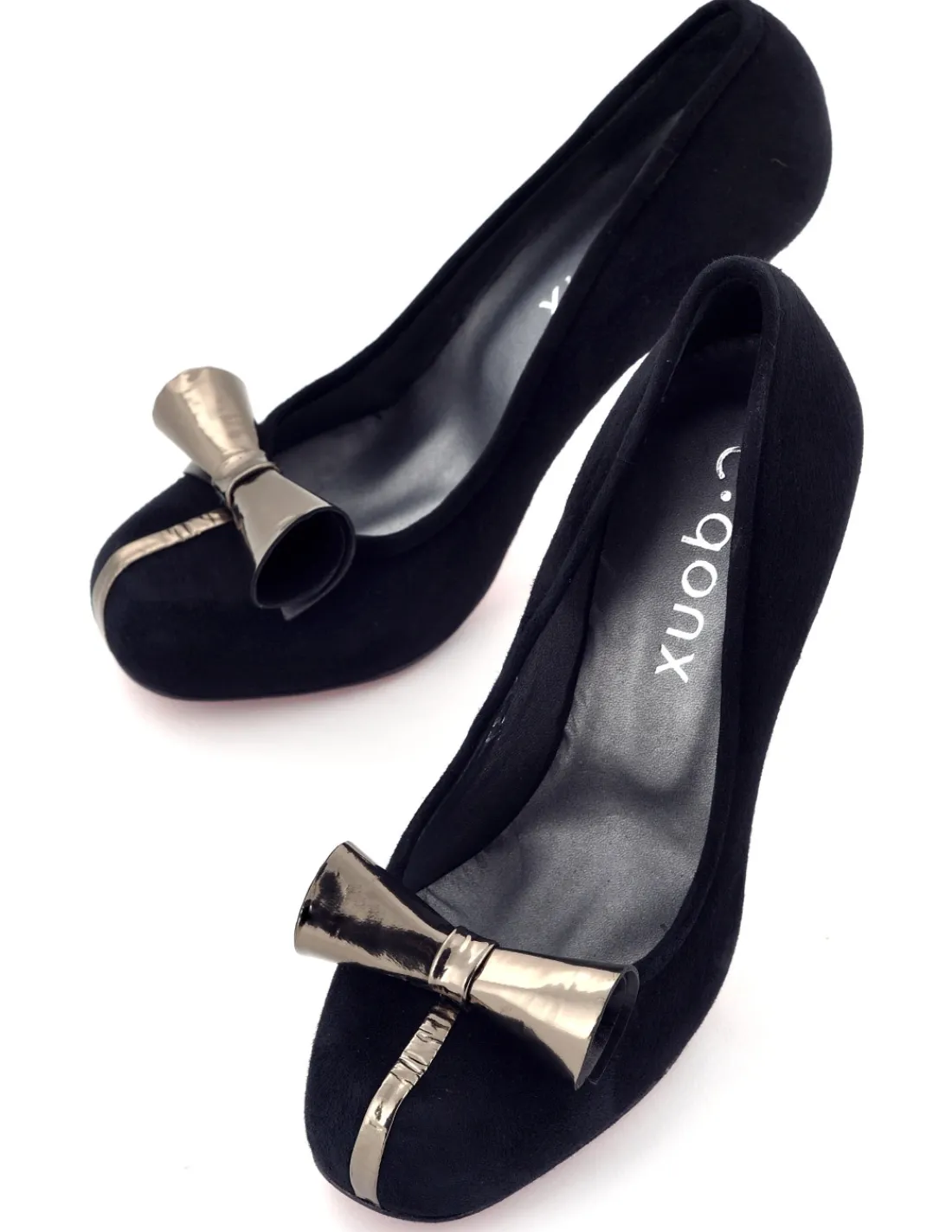 c_doux__czolenka_sensualn_3.webp Damskie C.doux c. DOUX czolenka, sensualne szpilki naturalny zamsz z unikatowa metaliczna kokarda