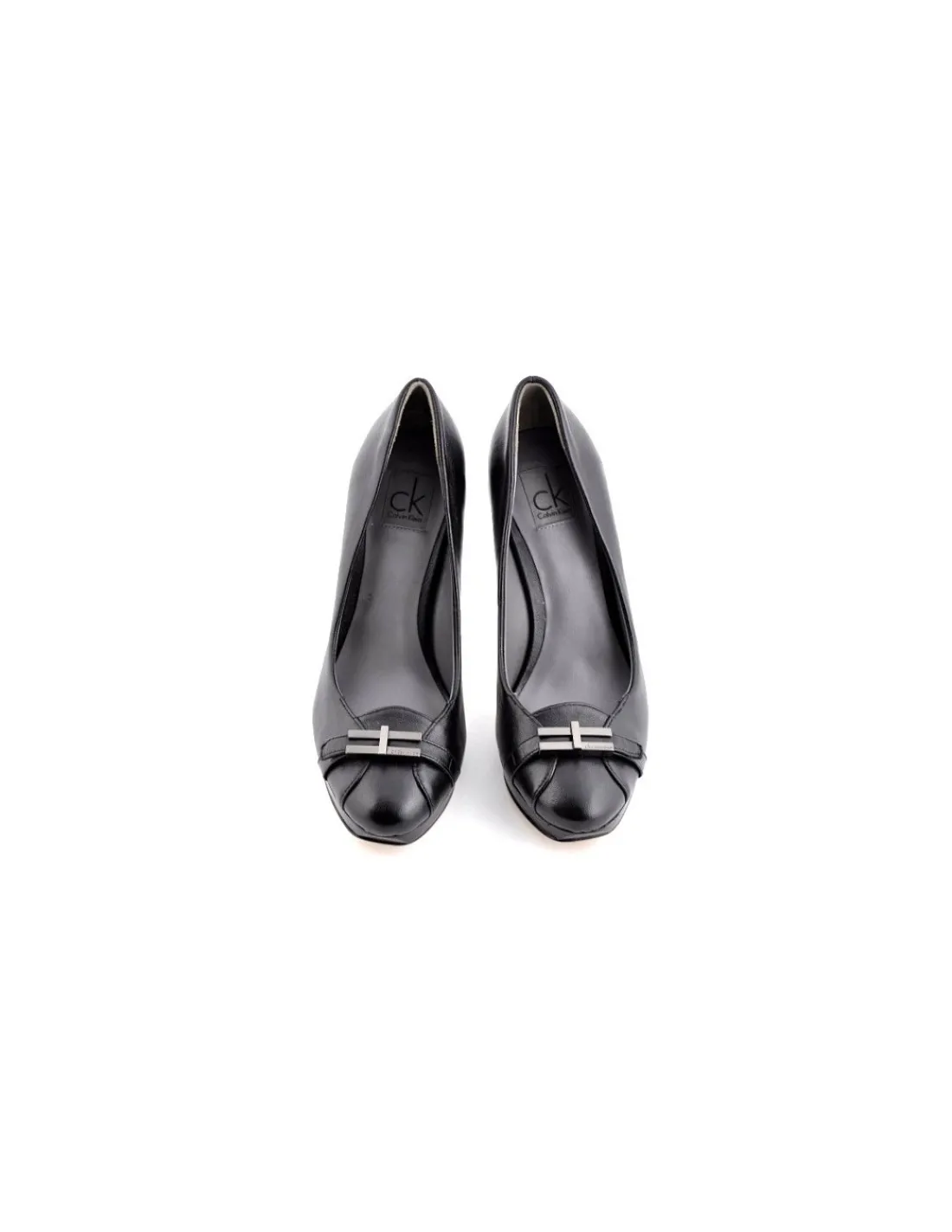 calvin_klein_czolenka_cza_2.webp Damskie Calvin Klein czolenka, czarna naturalna skora, ozdobna klamra z logo CK, wysokie szpilki i platforma