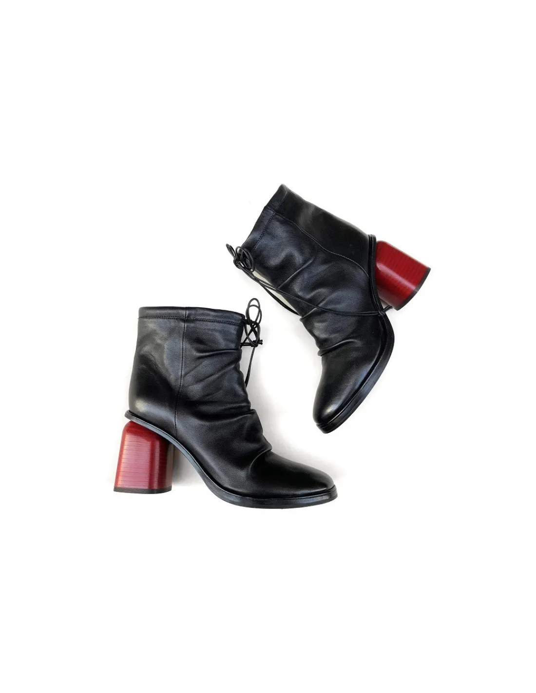 halmanera_botki_wsuwane_n_5.webp Damskie Halmanera botki wsuwane, naturalna czarna owcza skora i czerwone obcasy, unikatowe