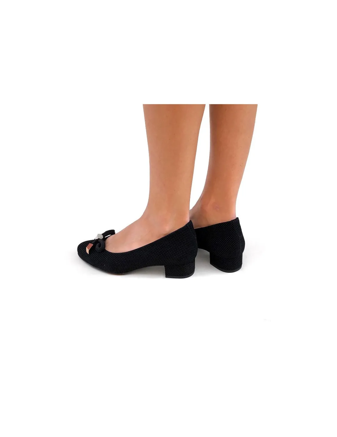 hassia__czarne_skorzane_c_3.webp Damskie Hassia czarne skorzane czolenka na niskich obcasach, kokardka i zlote okucia