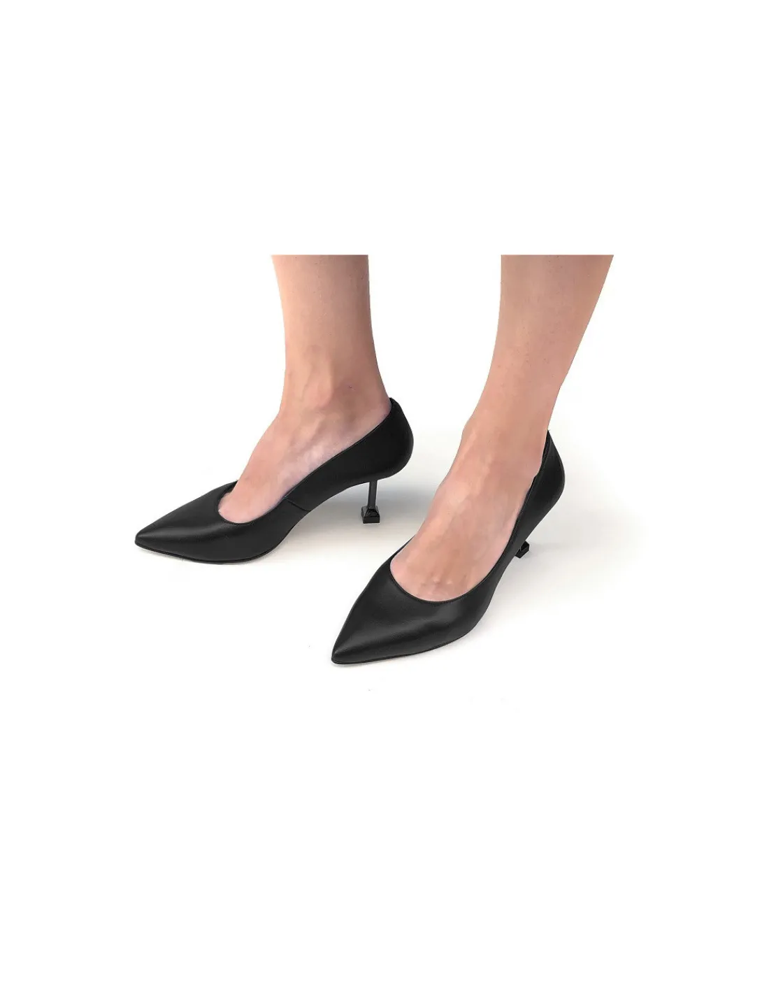 Damskie Marisa Rey czolenka minimalistyczne, czarna skora licowa i unikatowe obcasy