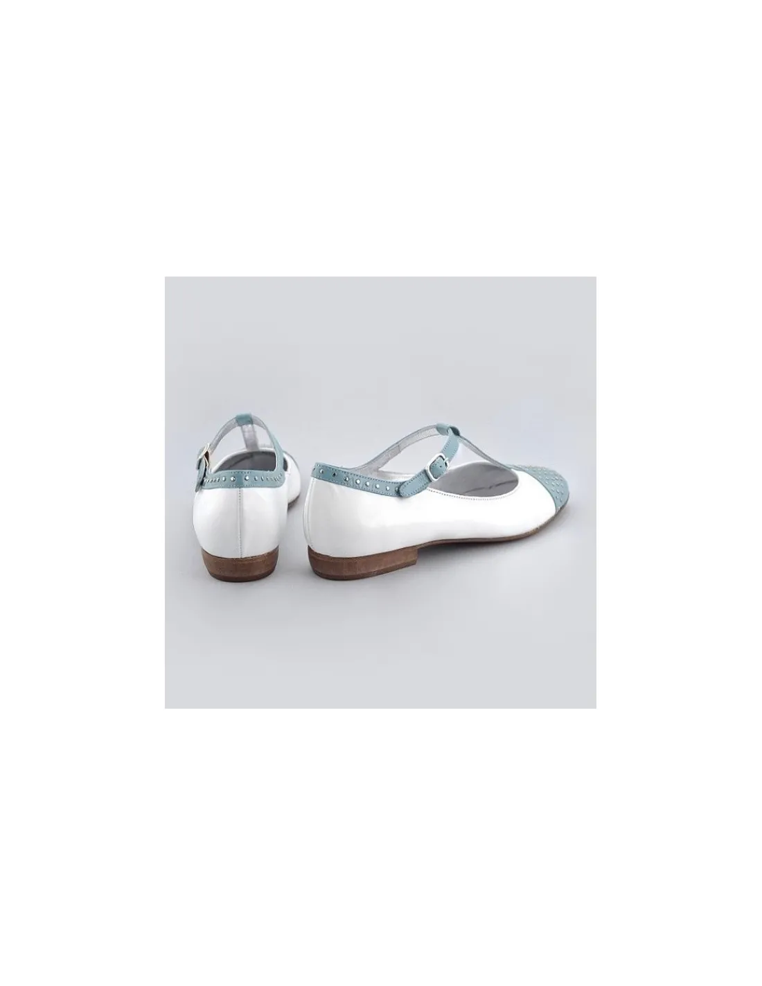 pertini__baleriny_z_pasec_2.webp Damskie Pertini baleriny z paseczkiem Mary Jane w stylu paryskiej ulicy, bialo- blekitne z naturalnych polerowanych skor