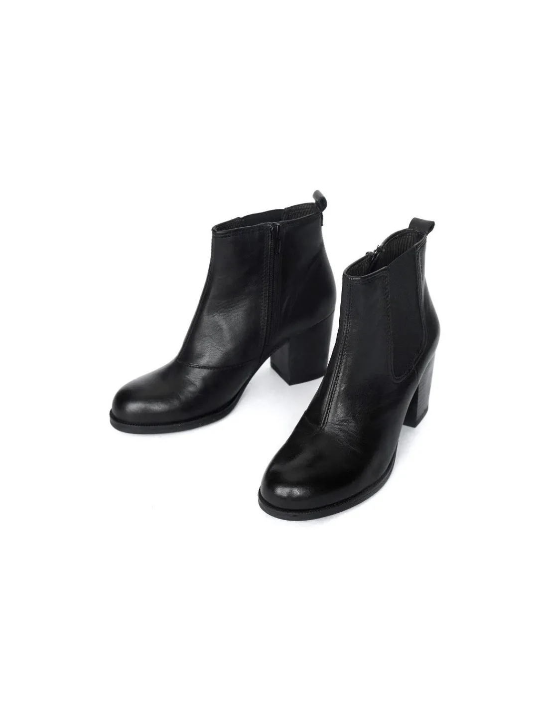 vagabond__botki_sztyblety_3.webp Damskie Vagabond botki, sztyblety z naturalnej czarnej skory na wygodnych stabilnych obcasach